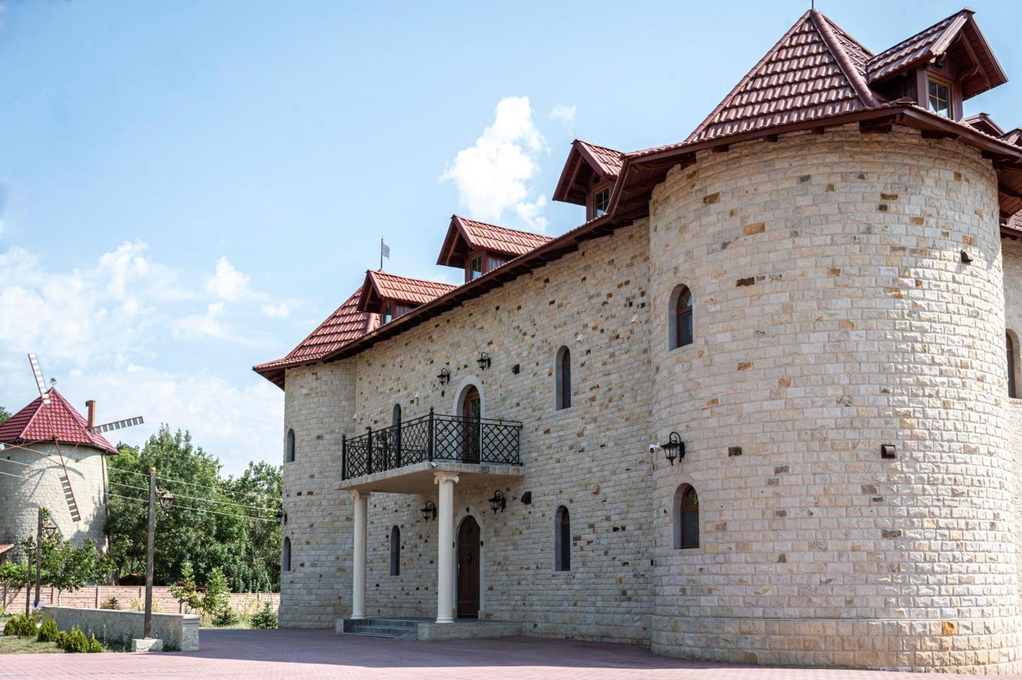 Castel Unghern Ivancea Экстерьер фото